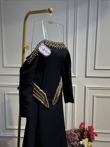 فستان بتطريز على الخصر وتطريز صدر - 3XL
