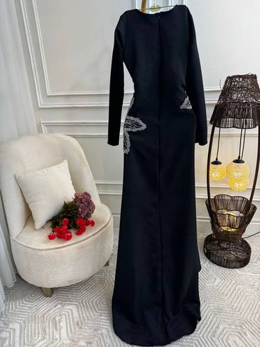فستان ساتر بتطريز كرستال على شكل ورد - 3XL