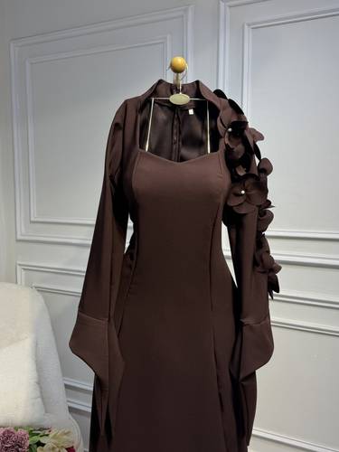 فستان بخامة الباربي بنمط ورد كم واحد  - 3XL