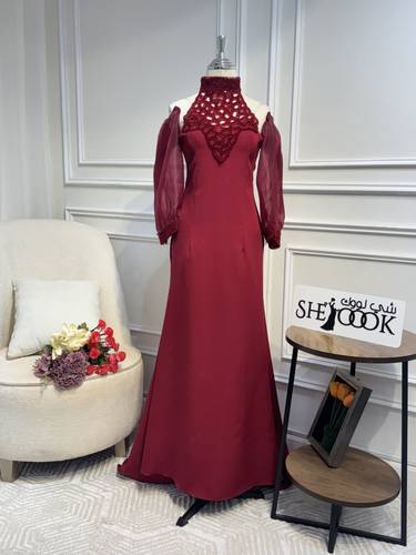 فستان عنابي بتطريز كرستال يدوي - 3XL