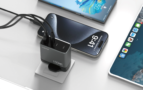 فيش جداري بقوة 100W بمخرج USB-A و 3 مخارج USB-C بتقنية GAN من NOXO - أسود