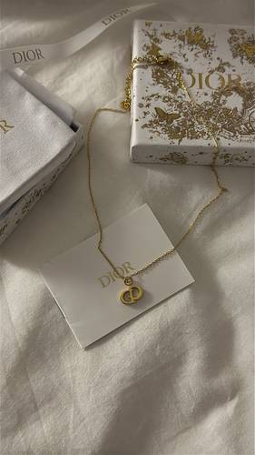 سلسال DIOR ناعم