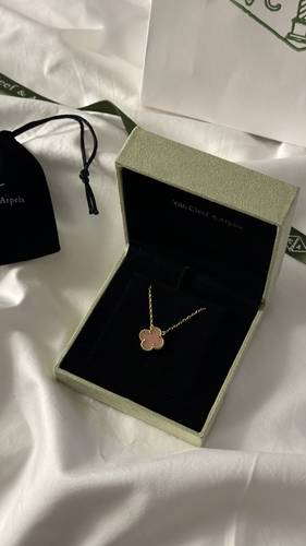 سلسال فان كليف pink 🌷