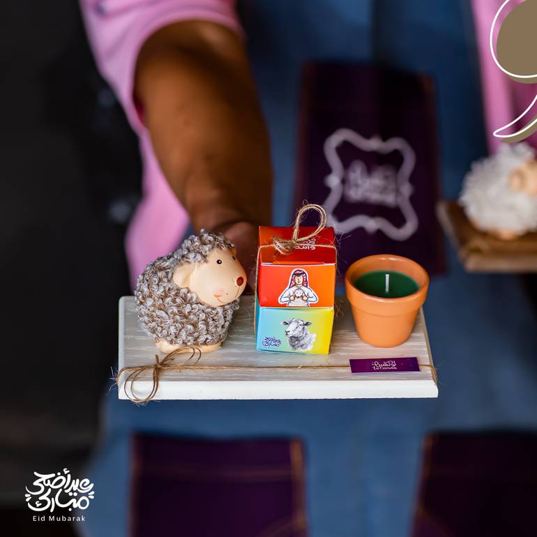 توزيعة الخروف بالشوكلت مع الشمعة 