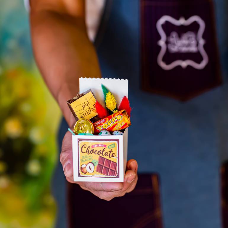 توزيعات يوم الشوكلا الكرتونية