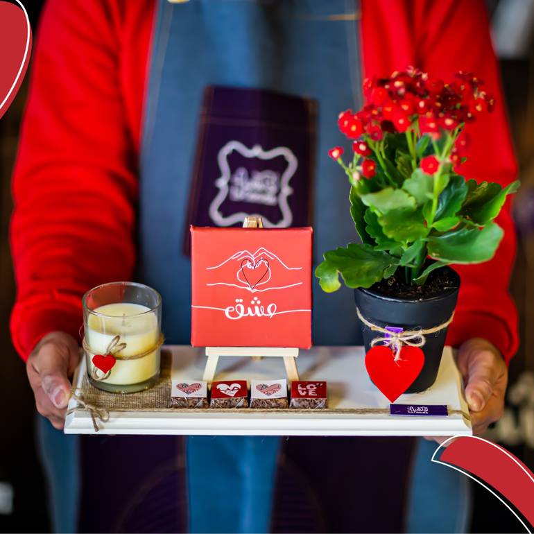 بكيج الحب بنبتة الكلانشو ❣️مع الشمعة