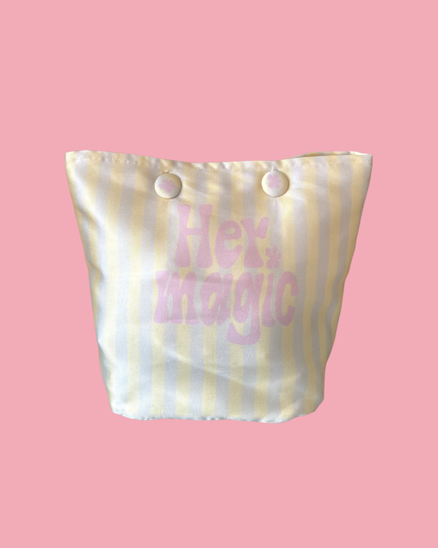HÉRLEN Pouch Bag in Butter Yellow