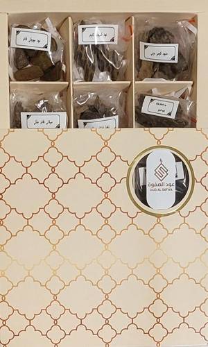 عينات من العود الطبيعي والمحسن والمسقى