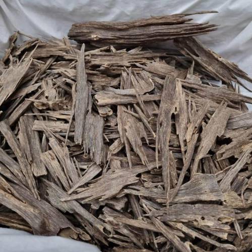 عود هندي سيوفي (تولة 12 جرام)