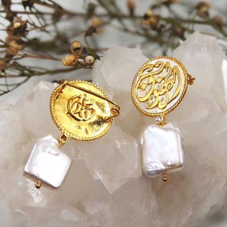 بروش بالإسم Customized Brooch
