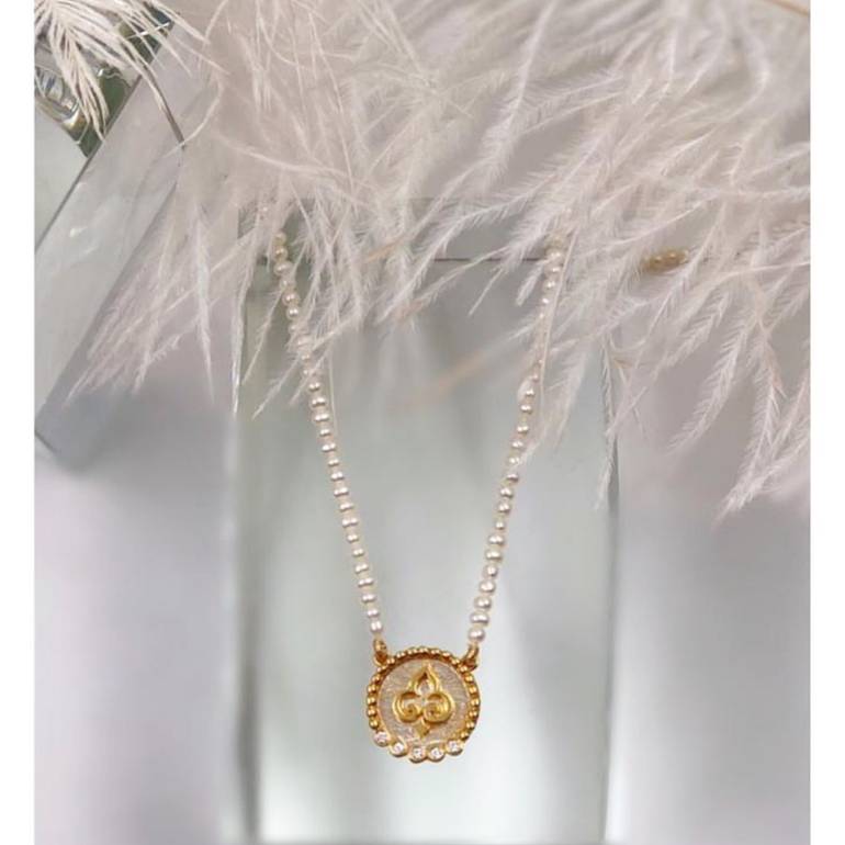 قلادة Necklace