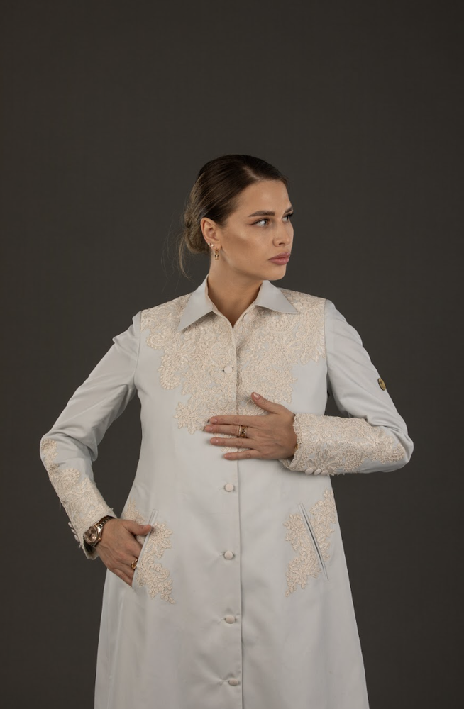 نسخة من Bee Gray
