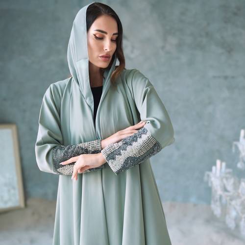 عبايه تطريز يدوي