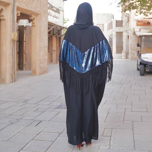 عبايه اسود بترتر كحلي