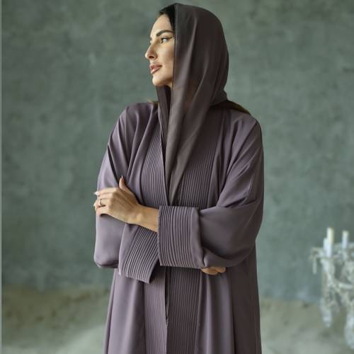 عبايه مع فستان