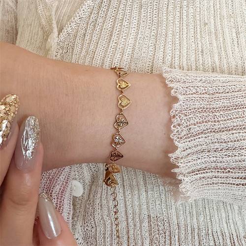 اسورة نسائية ناعمة على شكل قلوب مجوفه