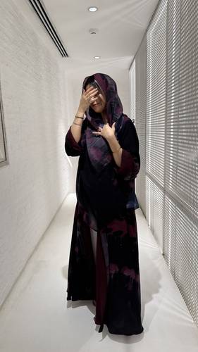 Price: 350 SR القماش : شيفون مشجر مبطن  التفاصيل :قصة نص كلوش شامل الطرحه🤍⁩
