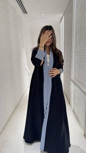Price: 350 SR القماش : كريب اندنوسي كحلي ساده مع ازره باللون السماوي التفاصيل : متوفر بجميع الالوان وقصة كلوش كامل شامل الطرحه🤍⁩