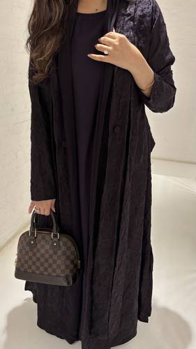 ‏Price:370 SR القماش :  عبايه + فستان  بقماش اورقنزا مبطن  التفاصيل :قصة دبل كلوش. متوفره بجميع الالوان شامل الطرحه🤍 الغسيل : ننصح بالغسيل الجاف فالمغاسل المختصه وعدم تعريضها لحراره قويه .