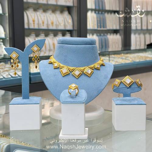 شبكة / طقم نقش | طوق فخم منقوش بنقوش إسلامية تصميم 3 معينات كبيرة ذهب عيار21