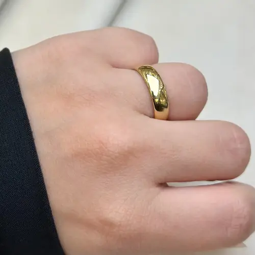 خاتم / دبلة سادة ناعمة ذهب عيار18