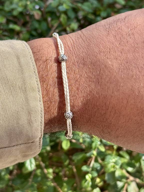 Moon Thread Bracelet 