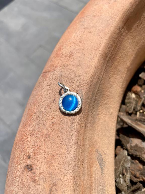 Cat Eye Pendant