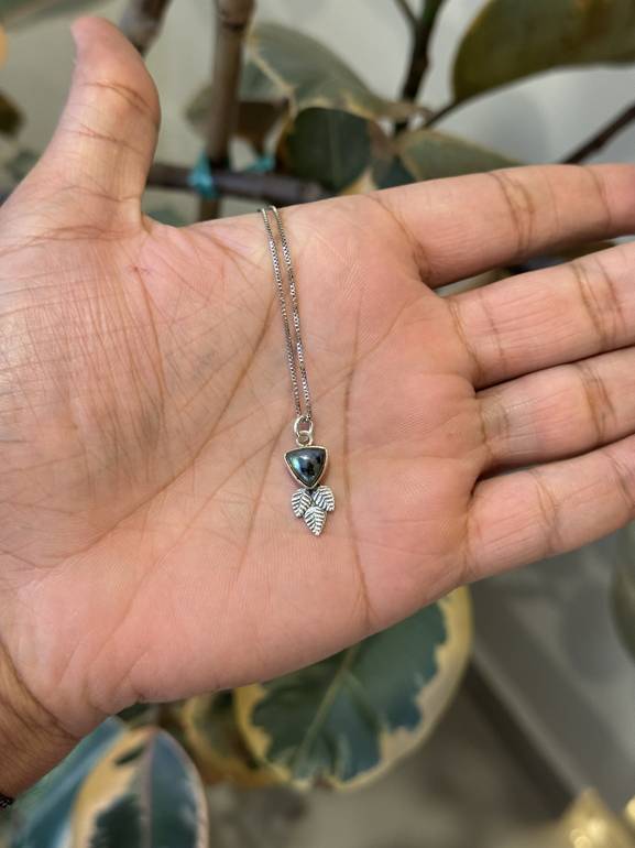 Labradorite Leaves Necklace 