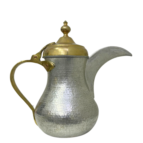 دلة رحلات فضي غطاء ذهبي منقوش مقاس 4
