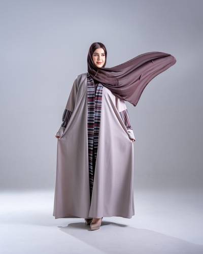 عباية بيج بأكمام مخططة