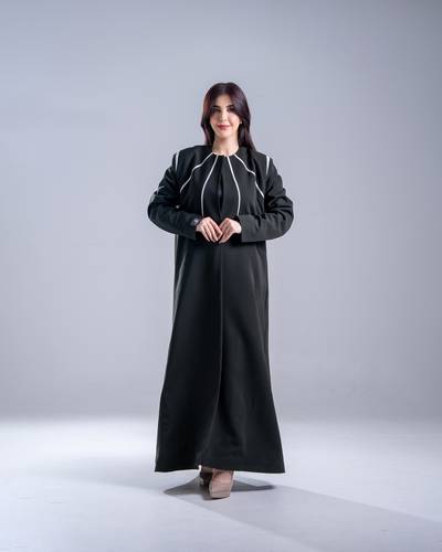 عباية بليزر خطوط أنيقة