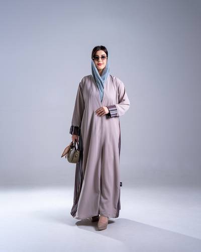 عباية وردي مقلمة
