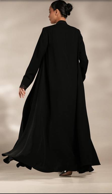 عباية كريب أسود بقصه كلوش