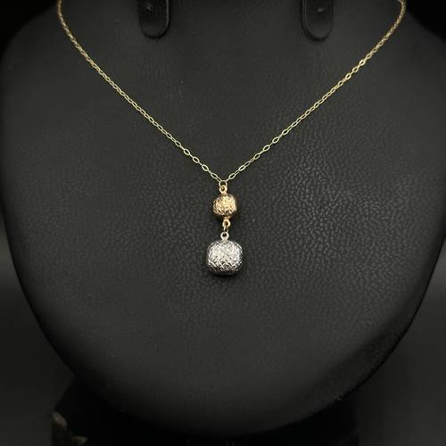 عقد ذهب عيار 18
