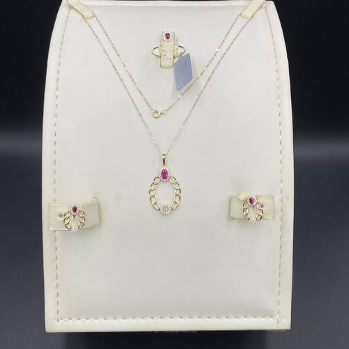 Half set in 18k gold with zircon and diamond design