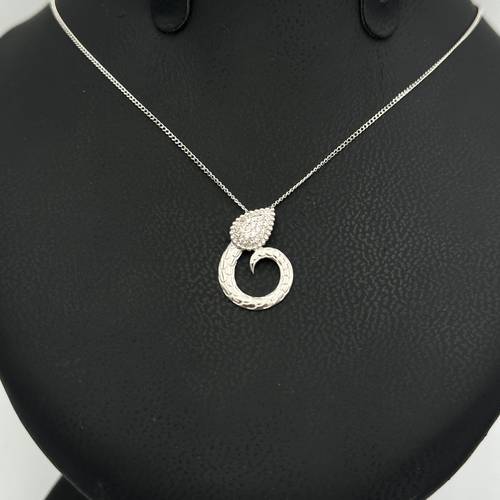 عقد ذهب عيار 18