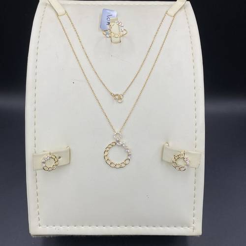 Half set in 18k gold with zircon and diamond design