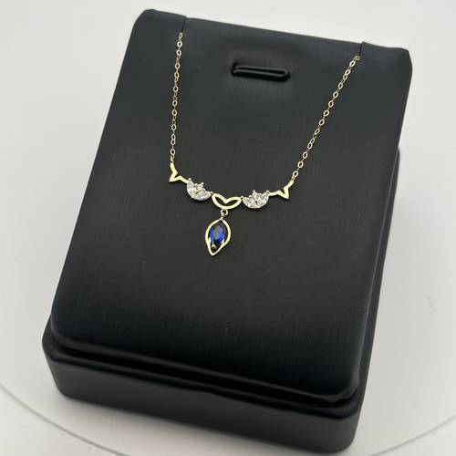 عقد ذهب عيار 18