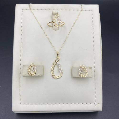 Half set in 18k gold with zircon and diamond design