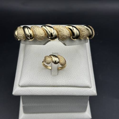 سوارة ذهب عيار 18
