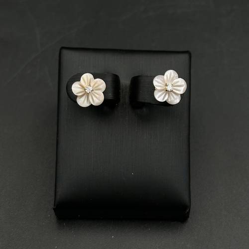 Earring 18k Gold With natural pink