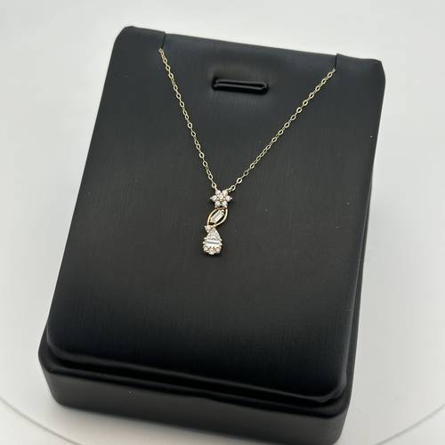 عقد ذهب عيار 18