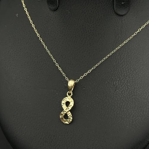 عقد ذهب عيار 18