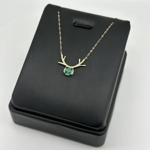 عقد ذهب عيار 18