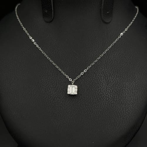 عقد ذهب عيار 18