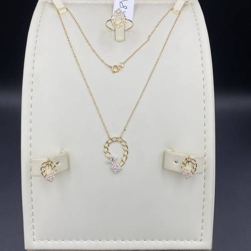 Half set in 18k gold with zircon and diamond design