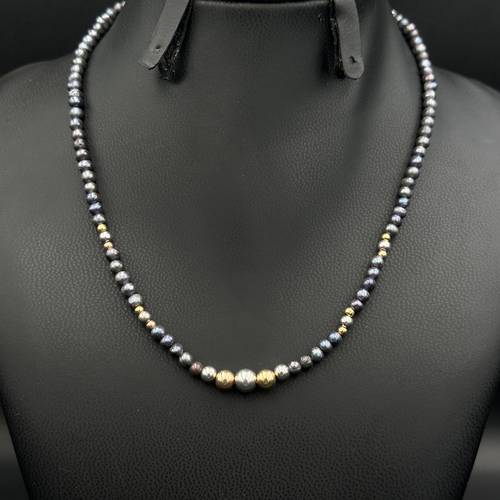 Necklace 18k Gold with Cultured Pearls Grey