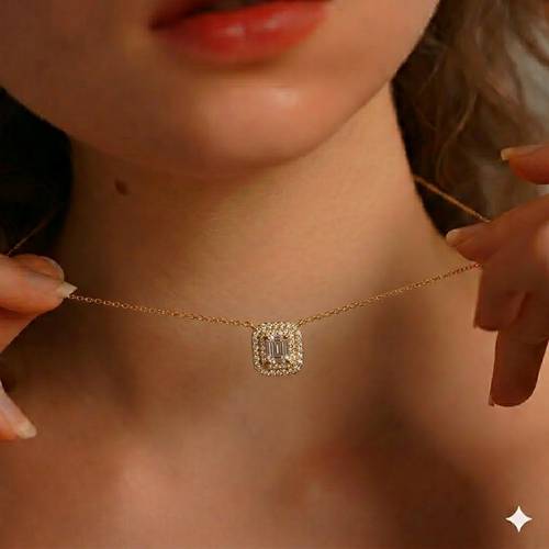 ‎ A classic women's necklace in gold