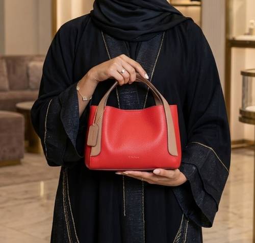 ‎  شنطة نسائية أنيقة من ايمزوري