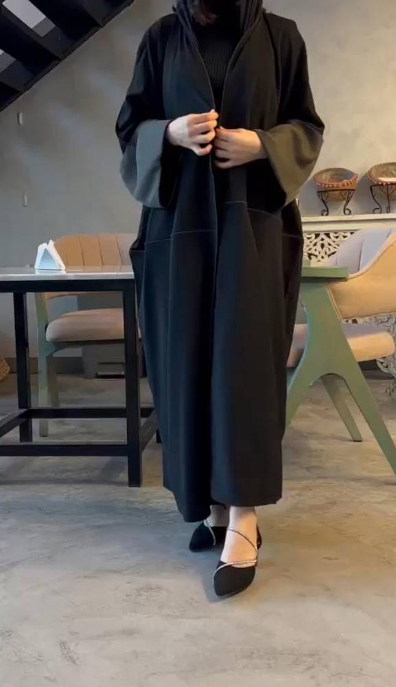 عبايه ساده قماش بي الكم